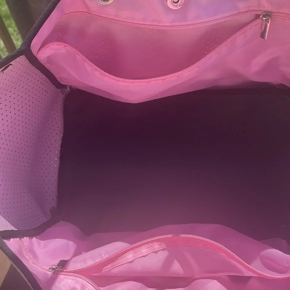 Neoprene, pink and blue title wave beach bag with attached wallet insert - Picture 4 of 9